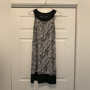 EUC Fashion Bug Monochrome Zebra Print Dress size small